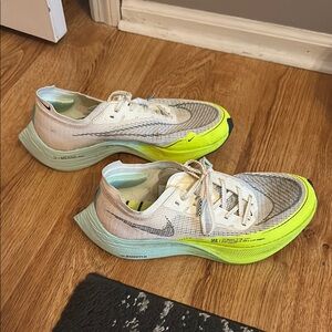 Nike Women’s Vaporfly 2, size 8